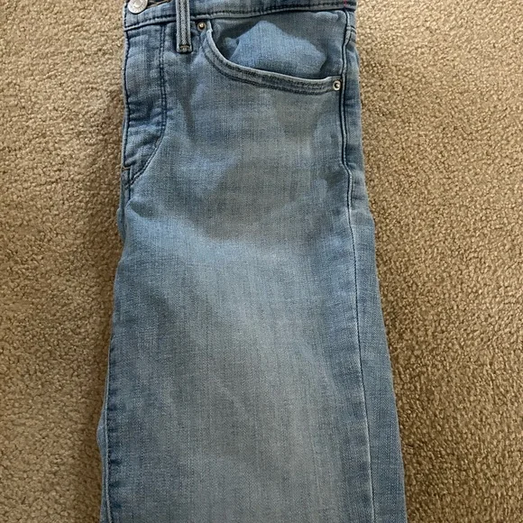 Levi’s 312 Shaping Slim Jeans - Picture 2 of 7